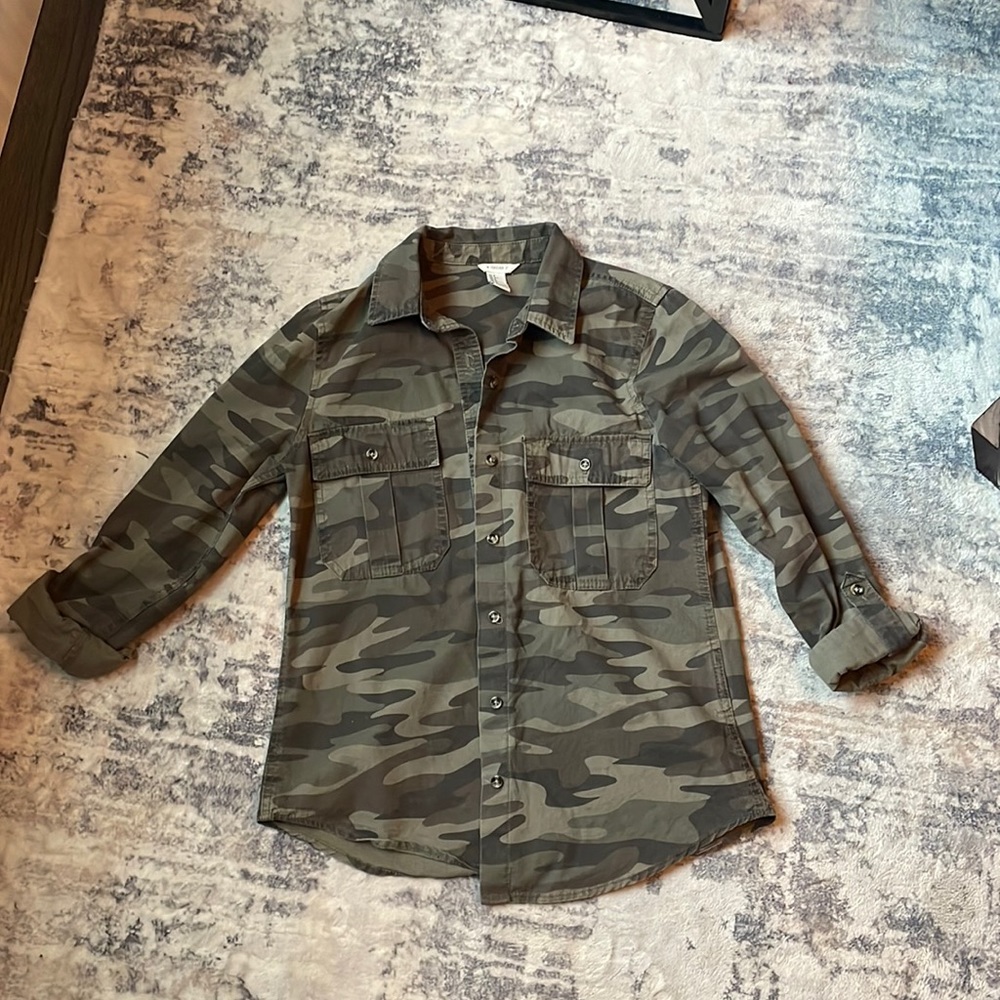 Forever 21 camouflage jacket size small